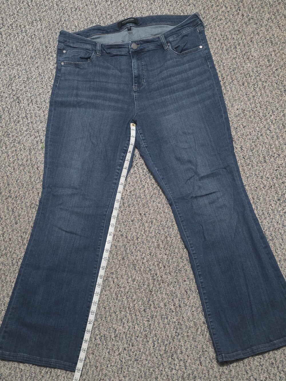 Liverpool Women's Mid Wash Straight-Leg Jeans - Picture 5 of 5